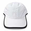 Gorra blanca minimalista